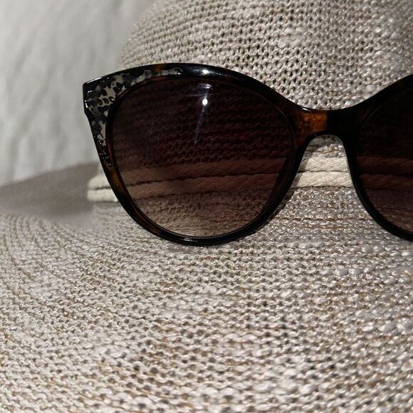 OSCAR x Oscar de la Renta 100% UV Marble Brown Gold Animal Print Sunglasses - Picture 4 of 13